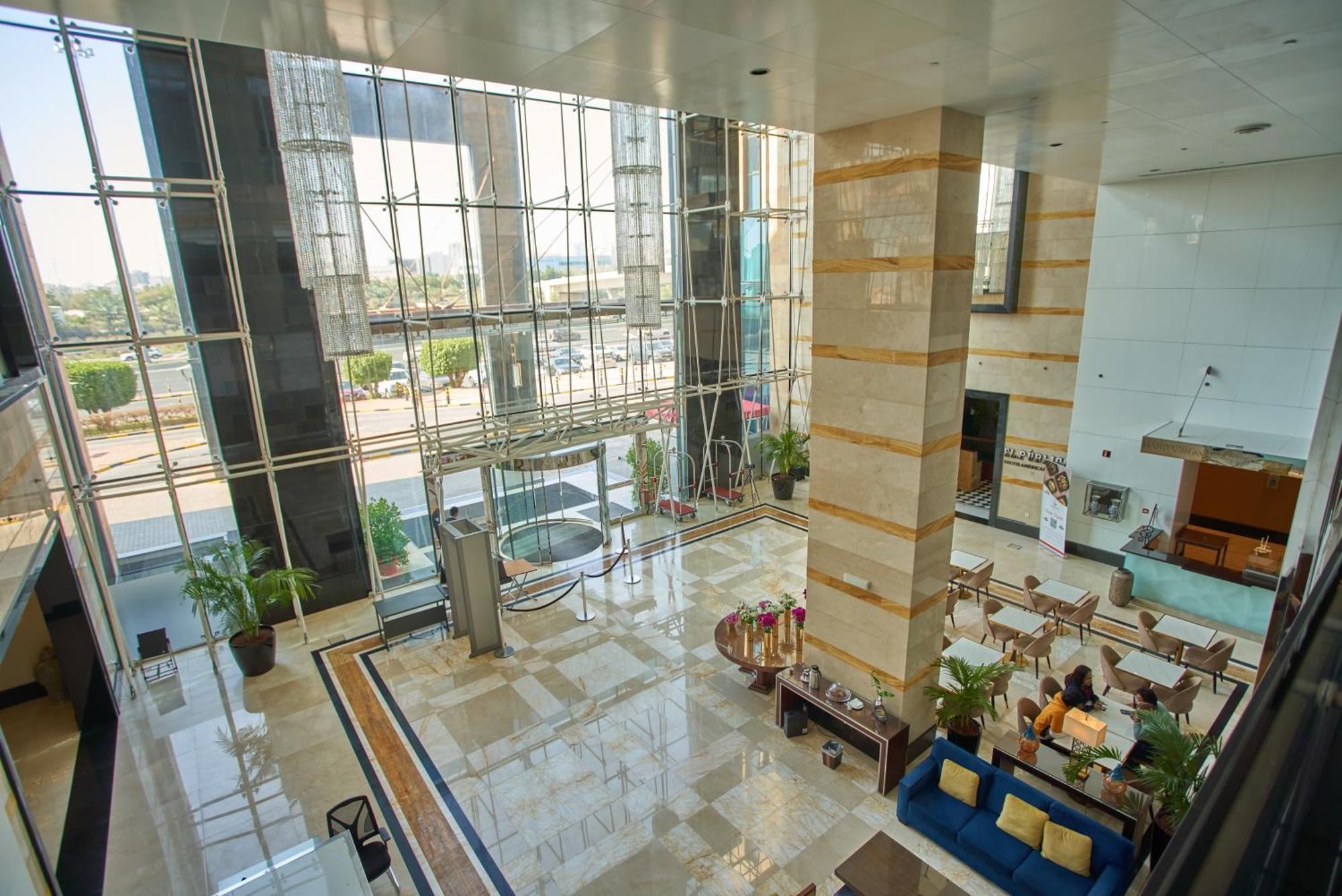 ミレニアム ホテル ＆ コンベンション センター クウェート エクステリア 写真 Lobby of the hotel
