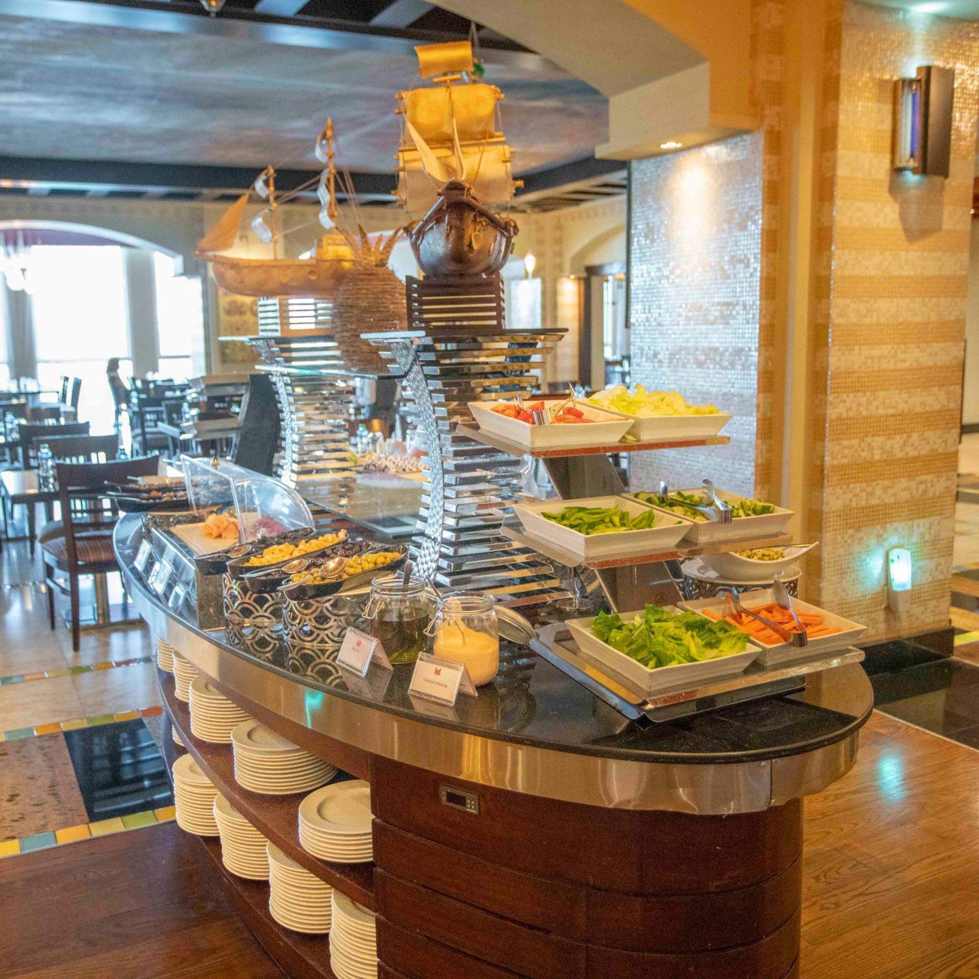 ミレニアム ホテル ＆ コンベンション センター クウェート エクステリア 写真 A salad bar