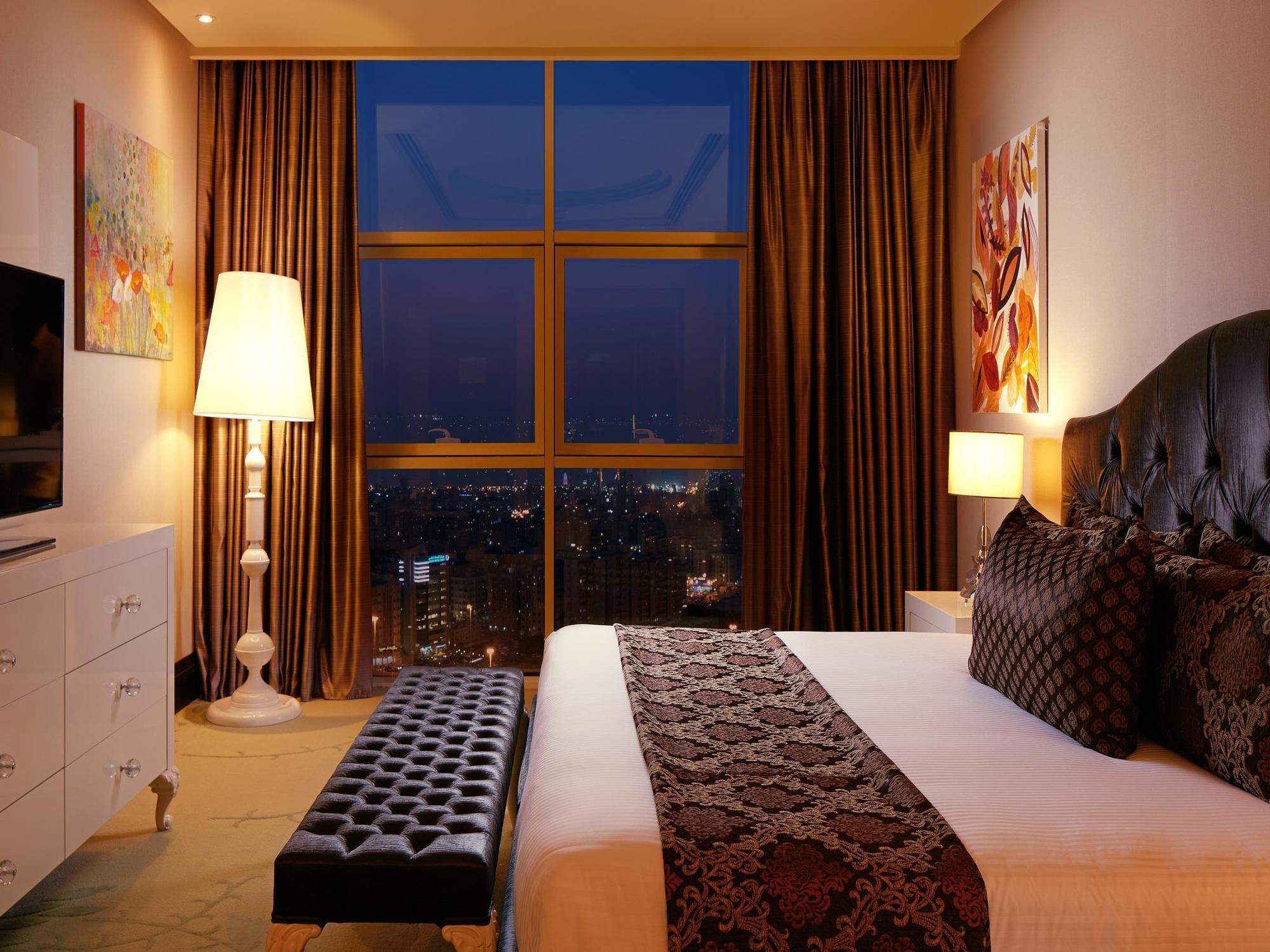 ミレニアム ホテル ＆ コンベンション センター クウェート エクステリア 写真 A bedroom at the hotel